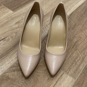 Michael Kors Tan Pumps